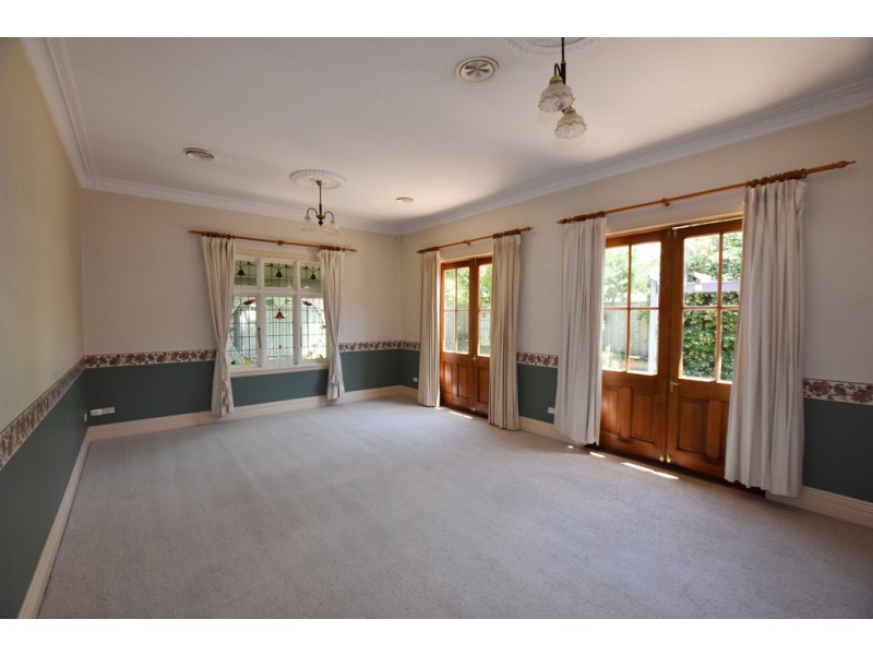 349 Lords Place, Orange NSW 2800
