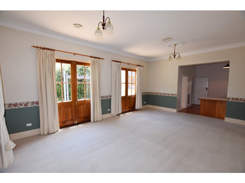 349 Lords Place, Orange NSW 2800