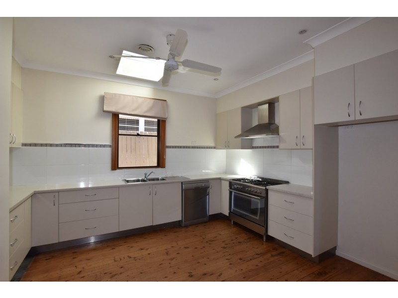 8 Clinton Street, Orange NSW 2800