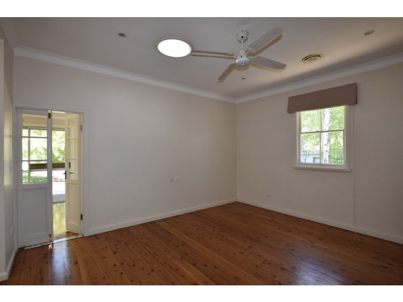 8 Clinton Street, Orange NSW 2800