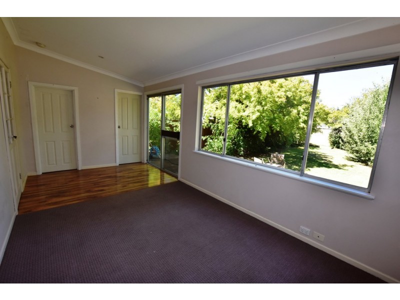 8 Clinton Street, Orange NSW 2800