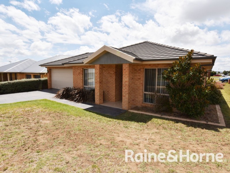 52 William Maker Drive, Orange NSW 2800