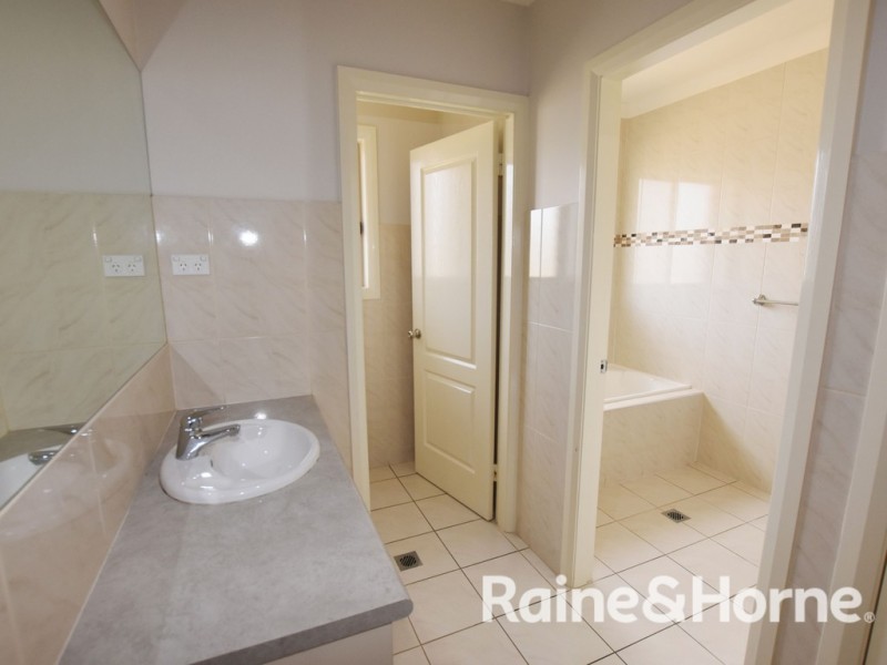 52 William Maker Drive, Orange NSW 2800