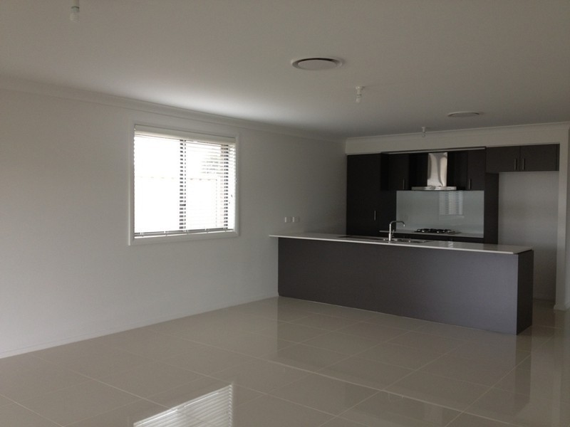 6 Molloy Drive, Orange NSW 2800
