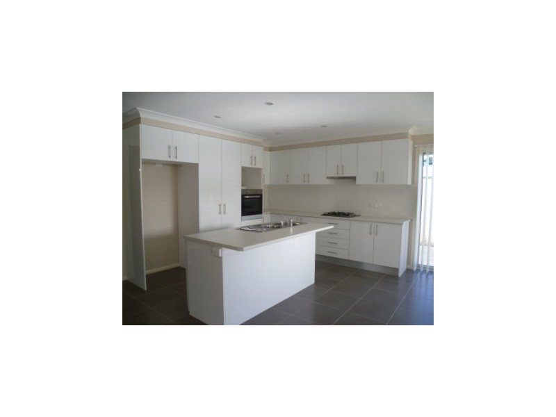 37 BEECH CRESCENT, Orange NSW 2800