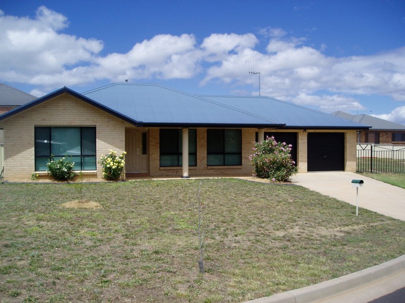 4 Thorpe Place, Orange NSW 2800
