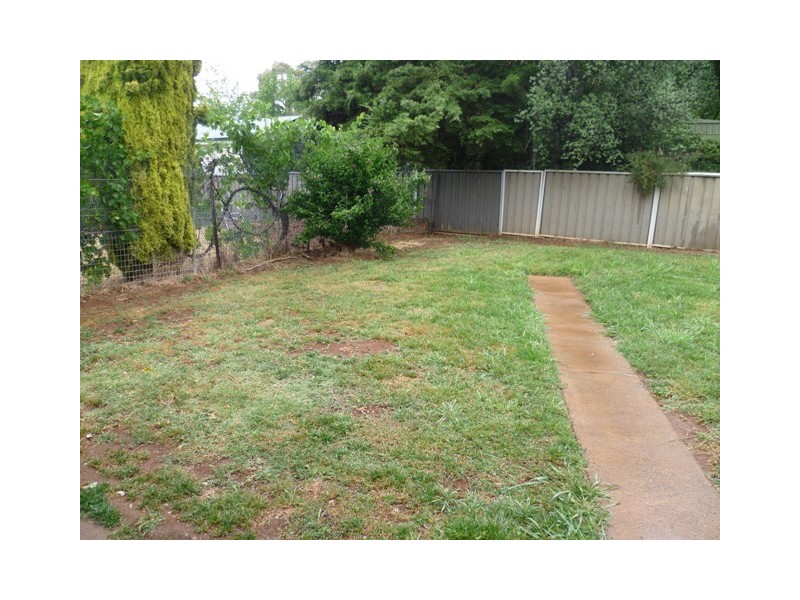 25 Racecourse Road, Orange NSW 2800