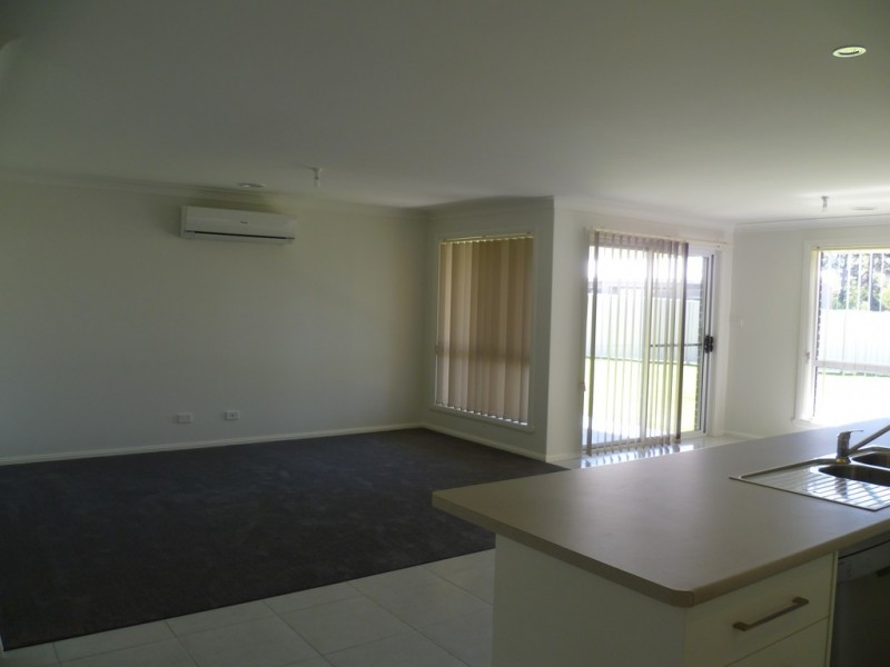 4 Burrows Court, Orange NSW 2800