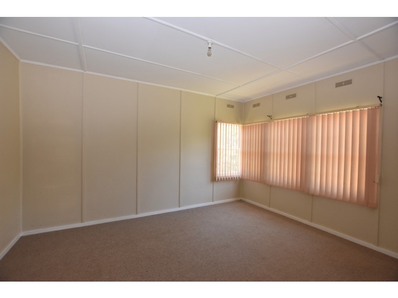 18 Endsleigh Avenue, Orange NSW 2800