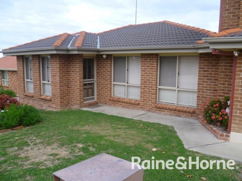 2B Agland Crescent, Orange NSW 2800