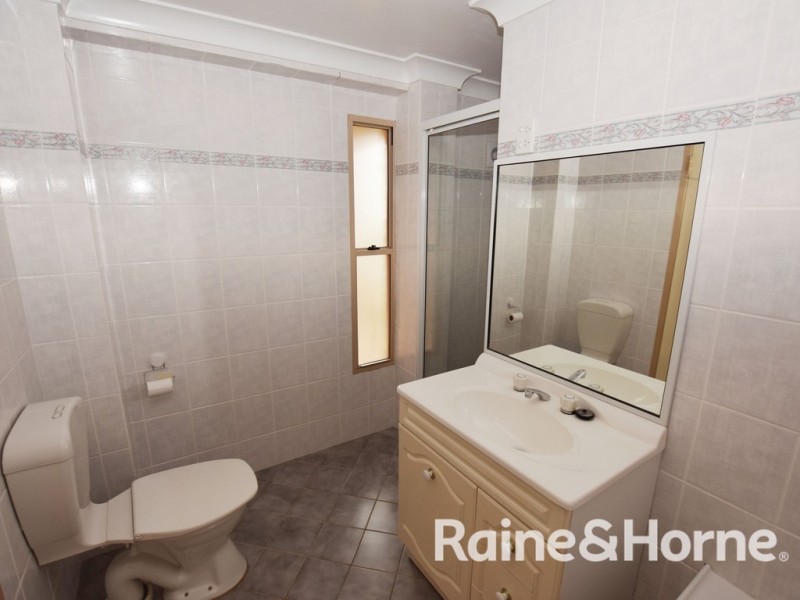 2B Agland Crescent, Orange NSW 2800