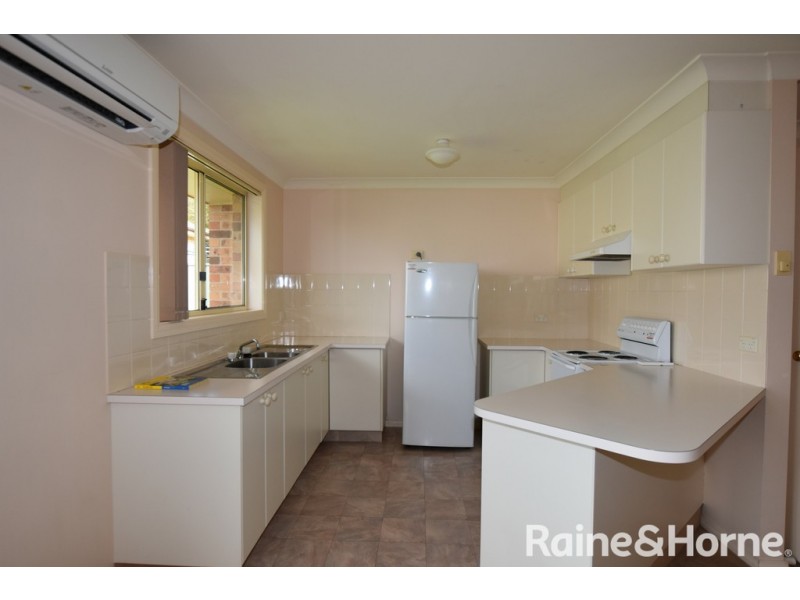 2 / 16 Forbes Road, Orange NSW 2800