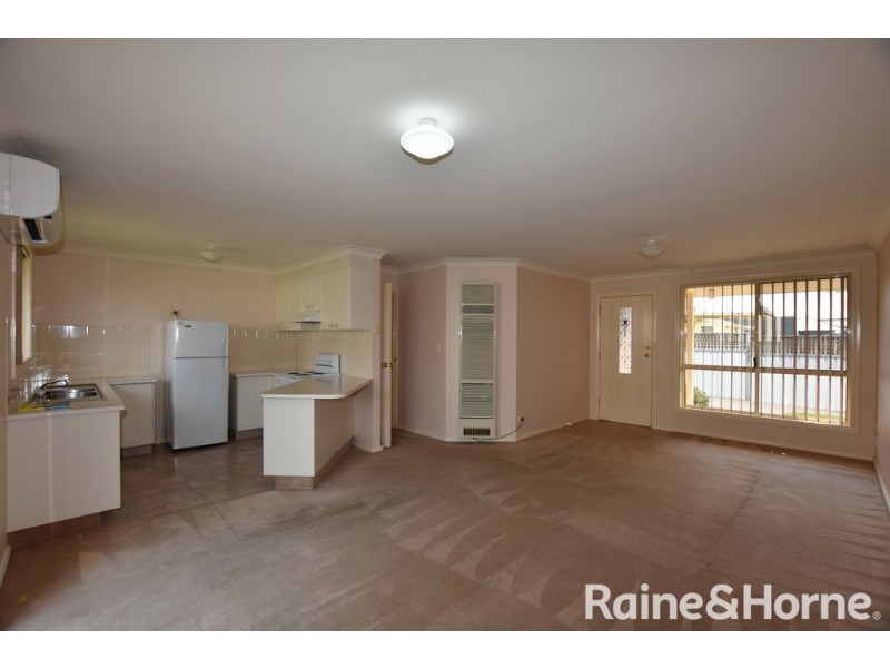 2 / 16 Forbes Road, Orange NSW 2800