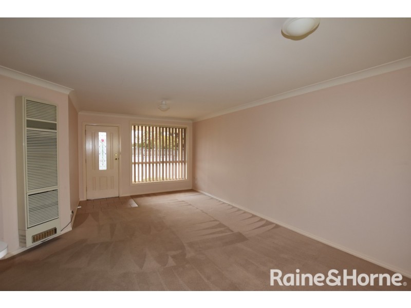 2 / 16 Forbes Road, Orange NSW 2800