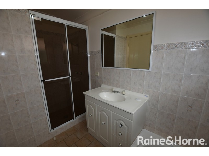 2 / 16 Forbes Road, Orange NSW 2800