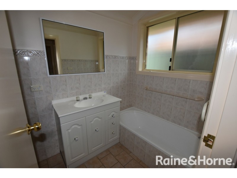 2 / 16 Forbes Road, Orange NSW 2800