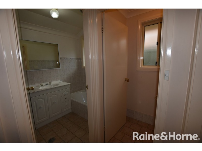 2 / 16 Forbes Road, Orange NSW 2800