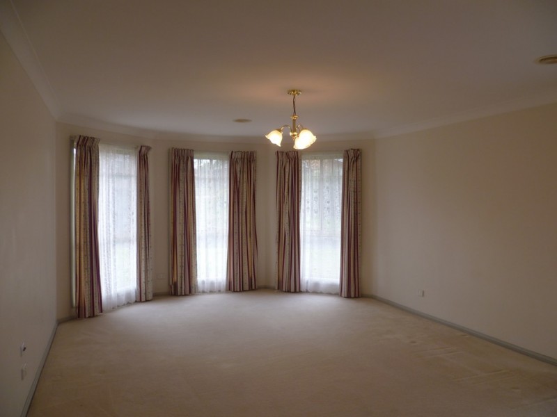 37 Booth Crescent, Orange NSW 2800