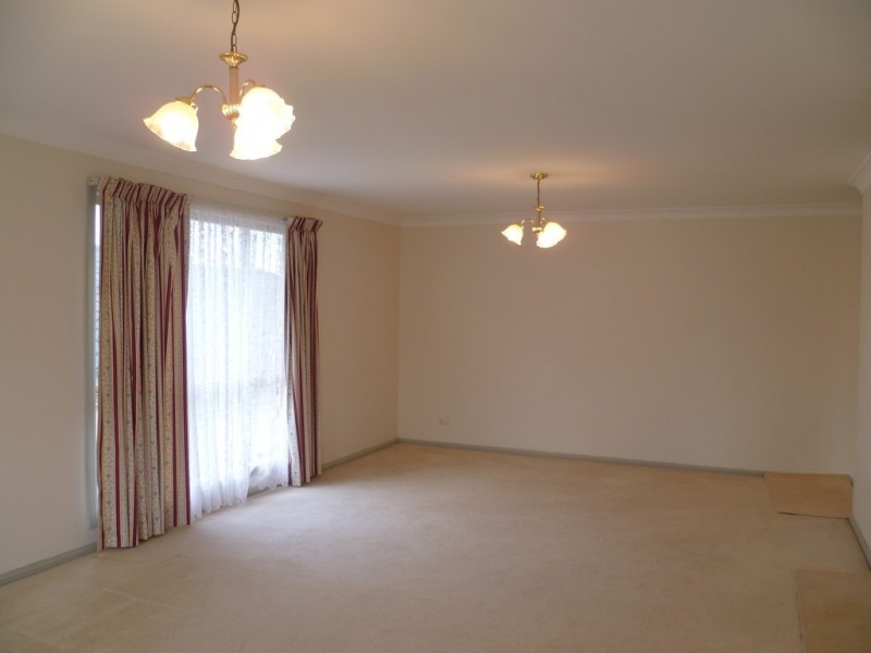 37 Booth Crescent, Orange NSW 2800