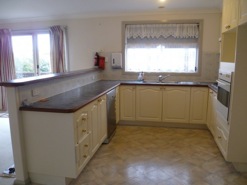 37 Booth Crescent, Orange NSW 2800