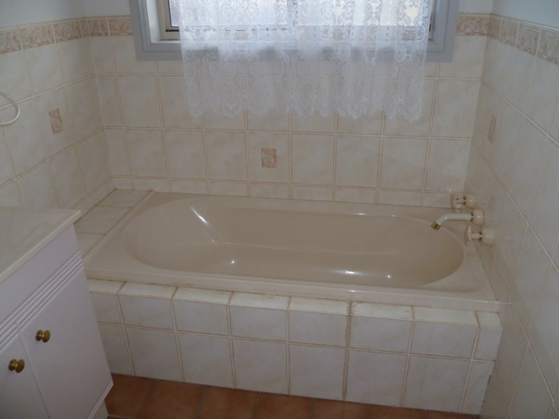 37 Booth Crescent, Orange NSW 2800