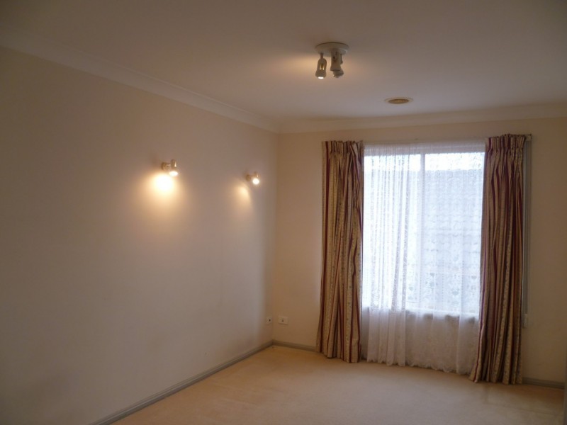 37 Booth Crescent, Orange NSW 2800