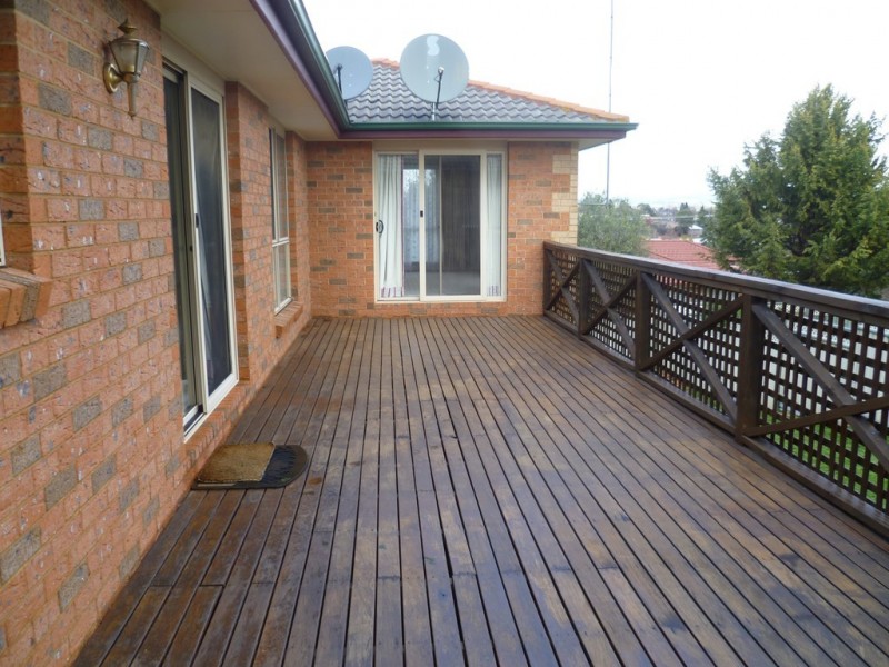 37 Booth Crescent, Orange NSW 2800