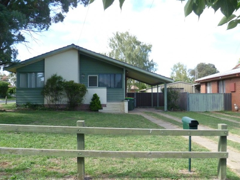 14 Bundarra Crescent, Orange NSW 2800