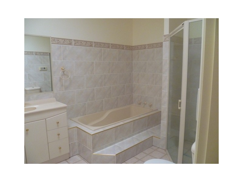 4 Pine Ridge Drive, Orange NSW 2800