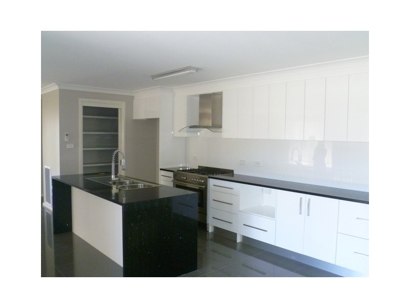 7 Sunburst Street, Orange NSW 2800