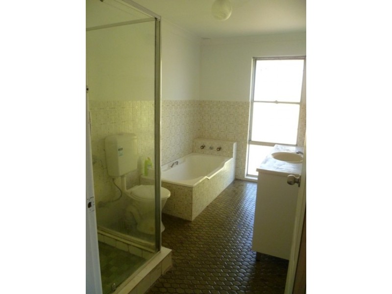 2 Taralye Place, Orange NSW 2800