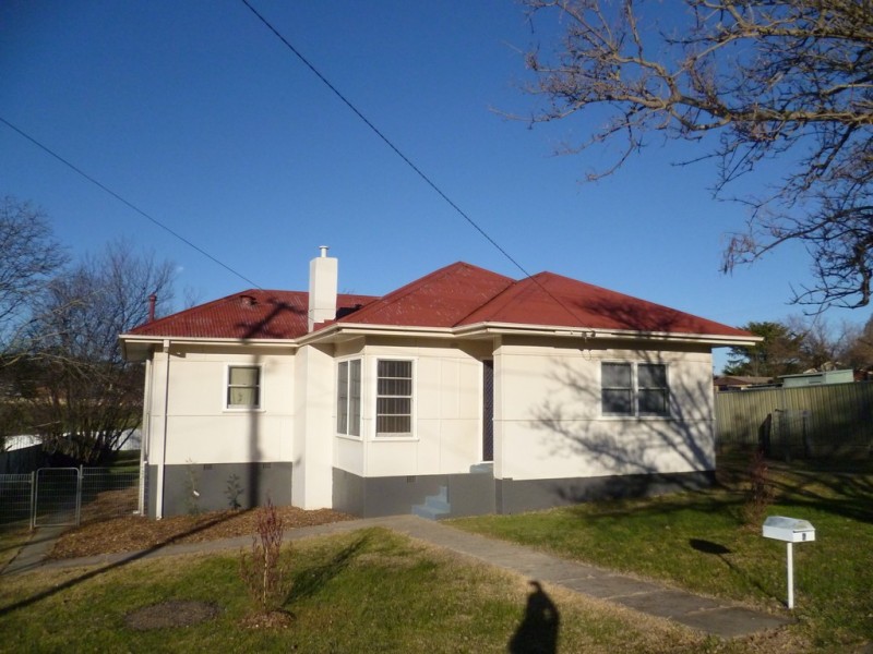 2 Maxwell Avenue, Orange NSW 2800