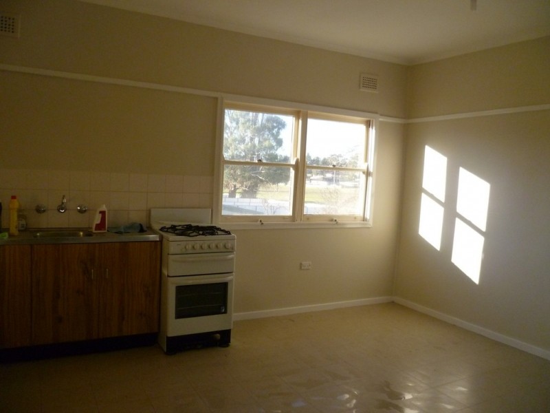 2 Maxwell Avenue, Orange NSW 2800