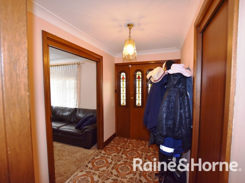 7 Panpande Crescent, Orange NSW 2800
