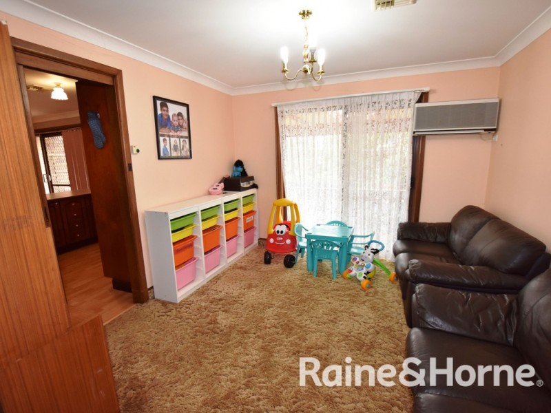 7 Panpande Crescent, Orange NSW 2800