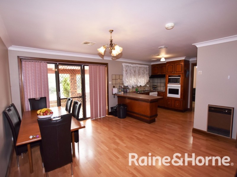 7 Panpande Crescent, Orange NSW 2800