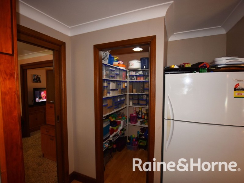 7 Panpande Crescent, Orange NSW 2800