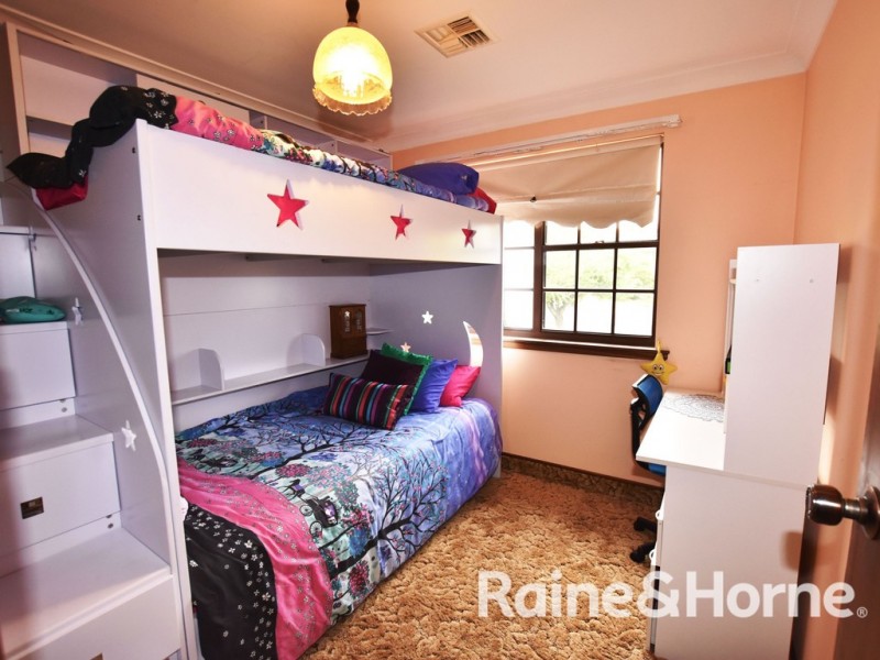 7 Panpande Crescent, Orange NSW 2800