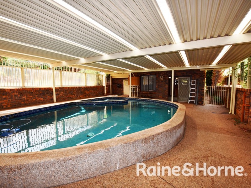 7 Panpande Crescent, Orange NSW 2800