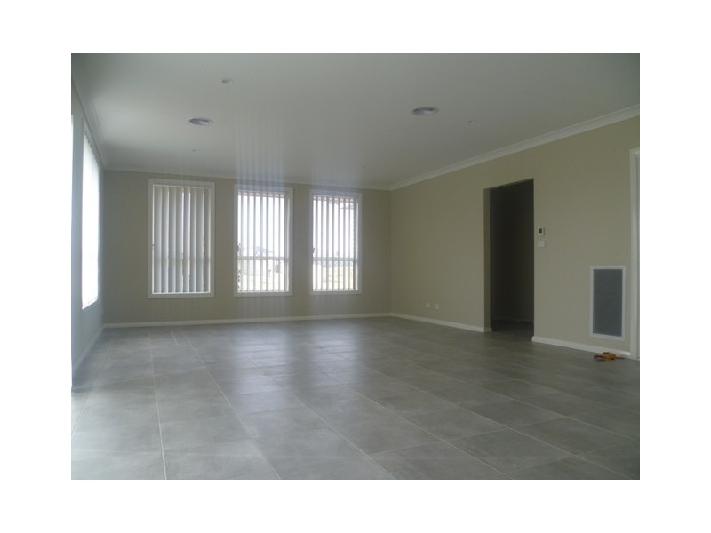 114 Diamond Drive, Orange NSW 2800