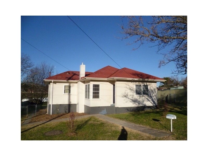 2 Maxwell Avenue, Orange NSW 2800