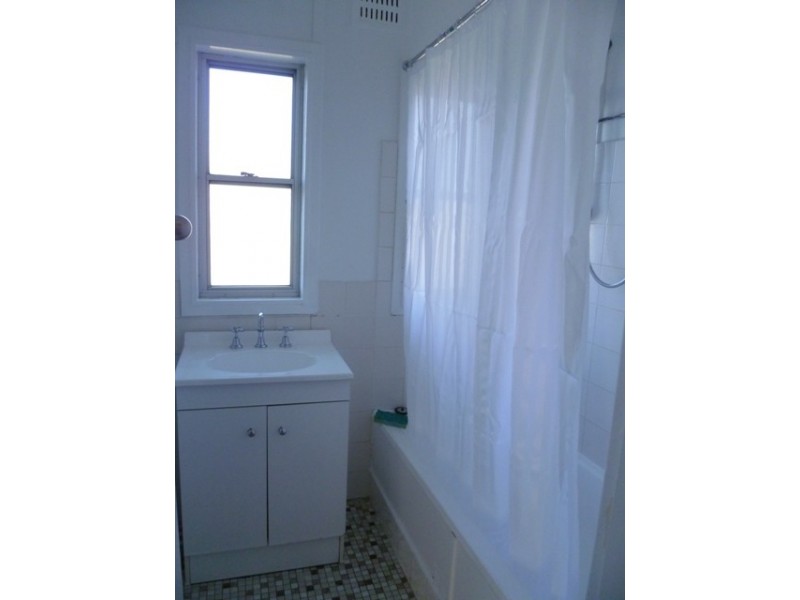 2 Maxwell Avenue, Orange NSW 2800