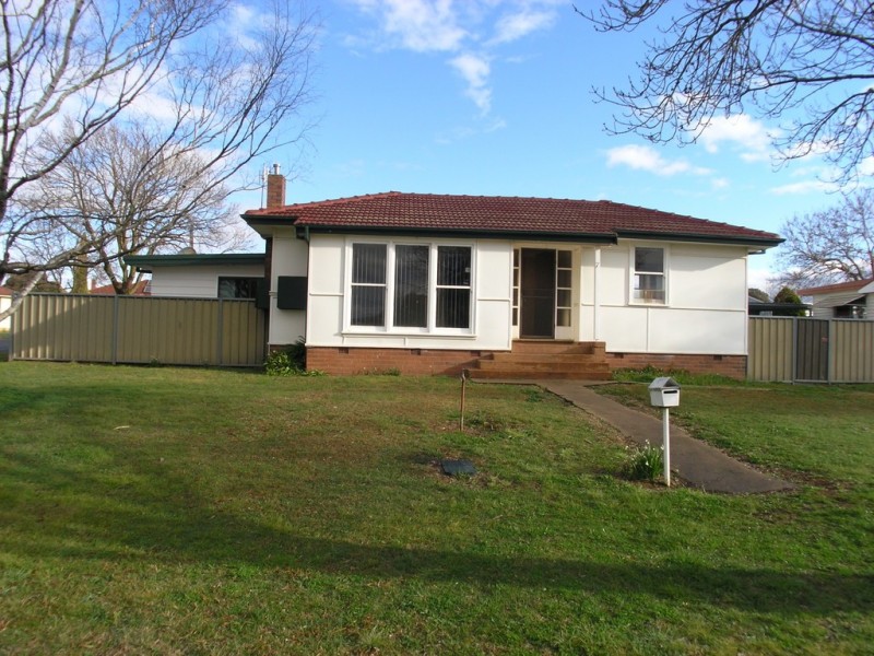 7 Chestnut Avenue, Orange NSW 2800