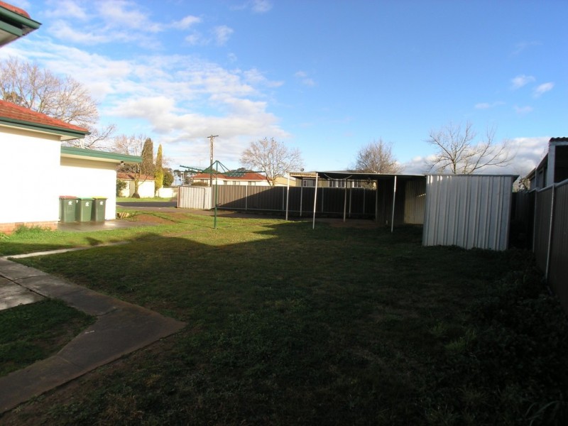 7 Chestnut Avenue, Orange NSW 2800