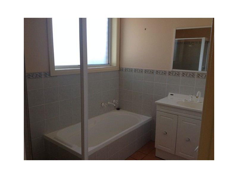 2a Coombes Place, Orange NSW 2800