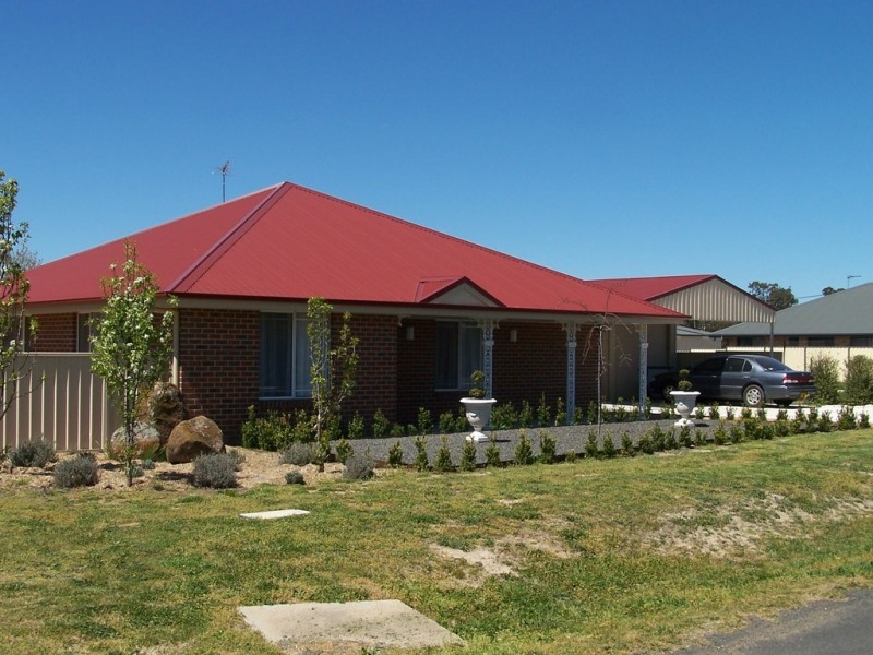 20 Grove Street, Spring Hill NSW 2800