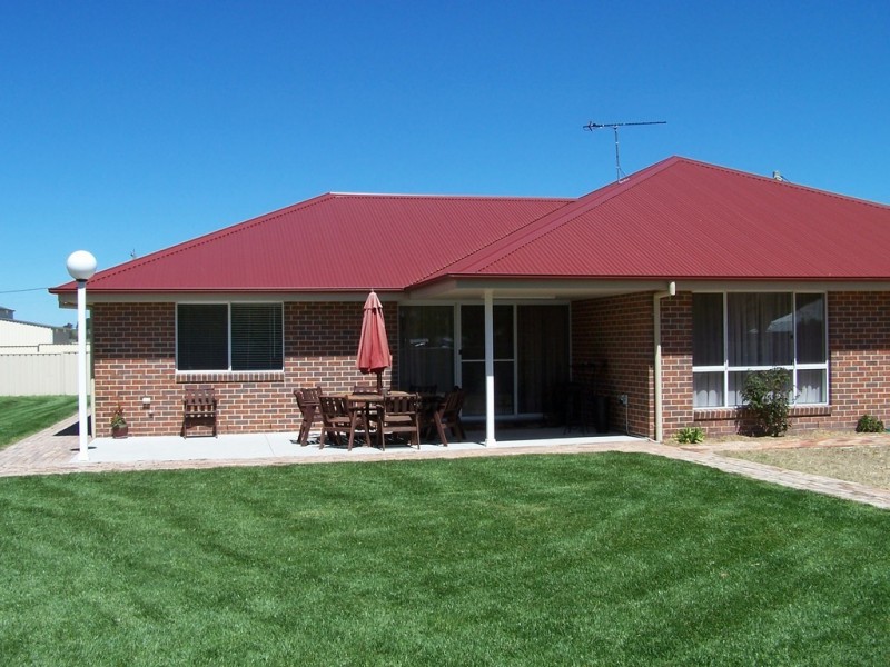 20 Grove Street, Spring Hill NSW 2800