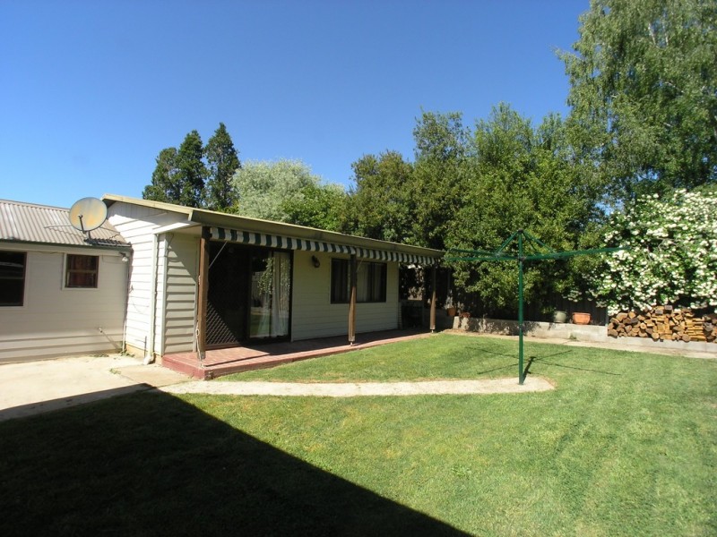 23 Burrendong Way, Orange NSW 2800