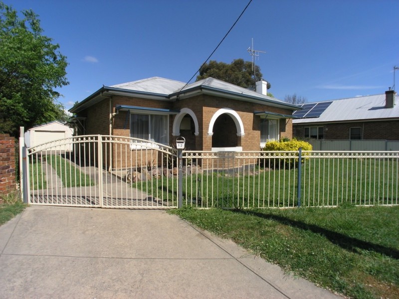 12 Icely Road, Orange NSW 2800