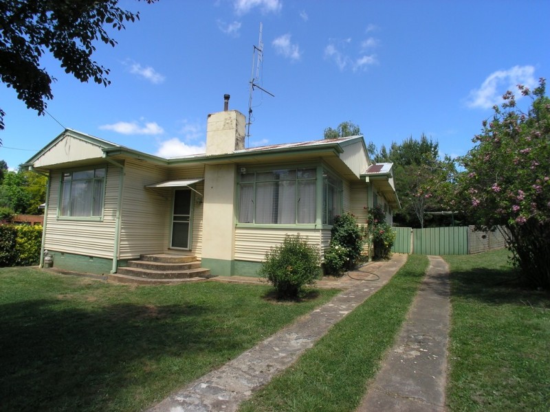 16 Collwood Crescent, Orange NSW 2800